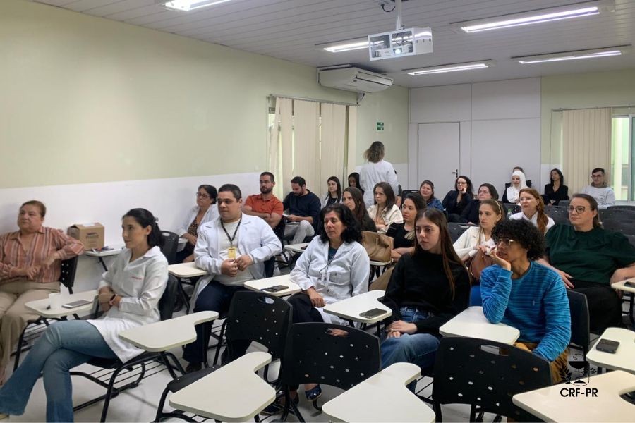 crf-pr-leva-treinamento-aos-farmaceuticos-do-hospital-municipal-de-foz-do-iguacu