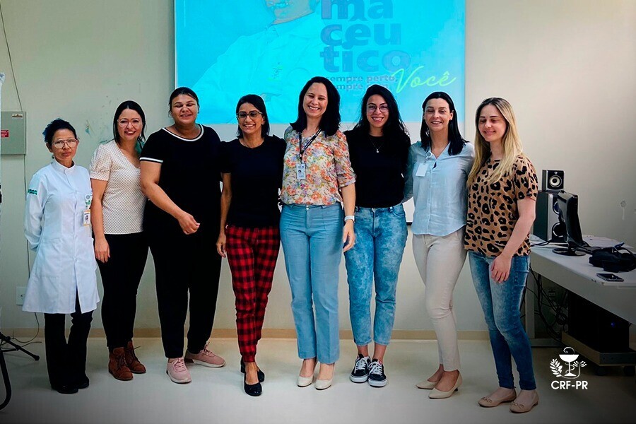 farmaceuticos-do-hospital-municipal-de-araucaria-receberam-aprimoramento-do-crf-pr