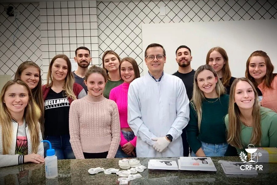 francisco-beltrao-academicos-de-farmacia-do-centro-universitario-unisep-recebem-curso-de-servicos-farmaceuticos