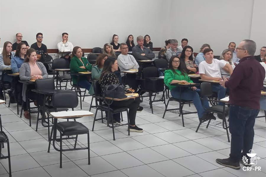 diretoria-do-crf-pr-se-reune-com-profissionais-de-toledo