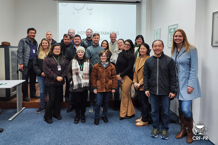 crf-pr-visa-e-distritos-sanitarios-se-reunem-para-definicao-de-estrategias-de-orientacao-e-fiscalizacao-em-farmacias