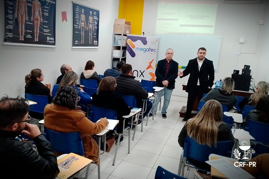 diretoria-do-crf-pr-se-reune-com-farmaceuticos-de-apucarana