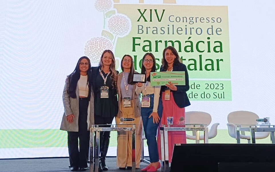 pequeno-principe-recebe-premio-em-congresso-brasileiro-de-farmacia-hospitalar