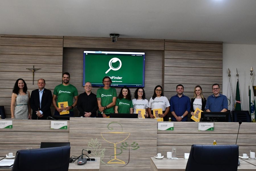 tecnologia-farmaceuticos-desenvolvem-aplicativo-para-pesquisas-sobre-medicamentos-fitoterapicos