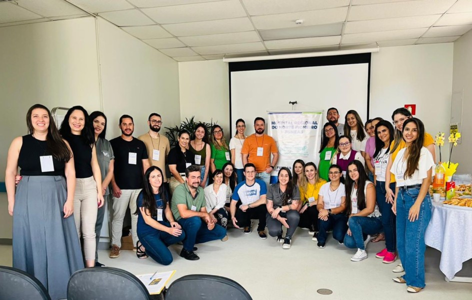 crf-pr-leva-treinamento-aos-farmaceuticos-do-hospital-regional-do-norte-pioneiro