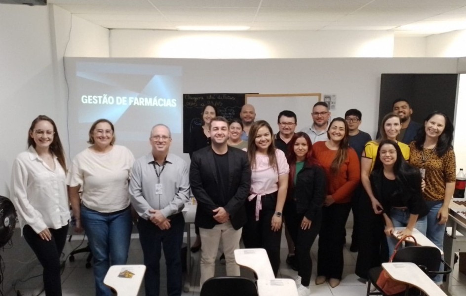 diretoria-se-reune-com-farmaceuticos-de-colombo-e-regiao