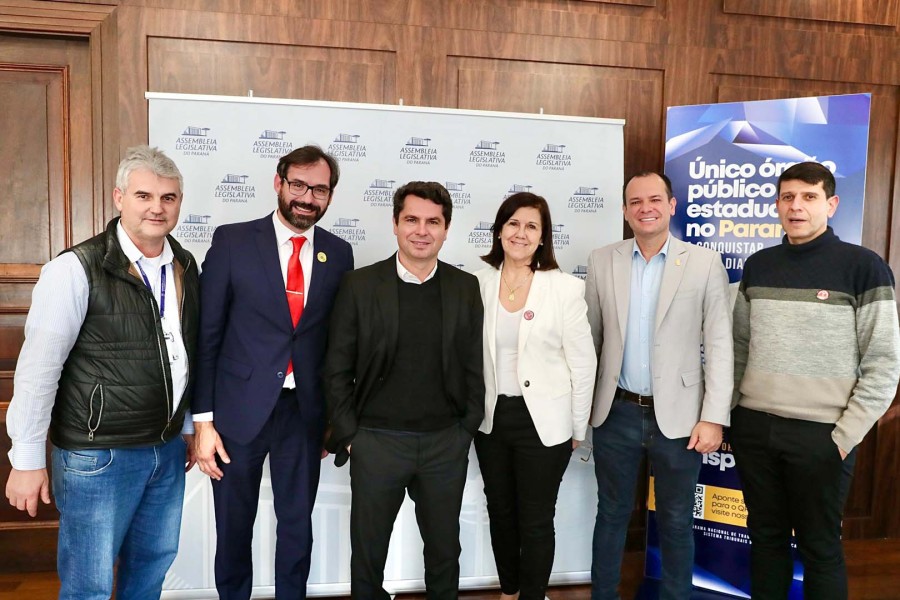 reuniao-na-assembleia-legislativa-debate-avancos-para-o-setor-farmaceutico-no-parana