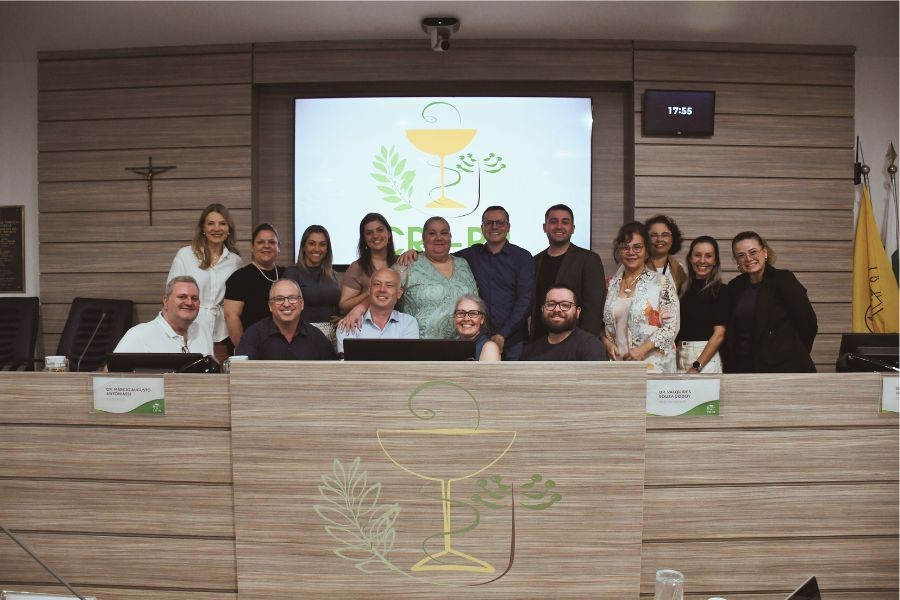 964-reuniao-plenaria-crf-pr-valorizacao-e-homenagem-a-farmaceutica-pelo-dia-internacional-do-farmaceutico