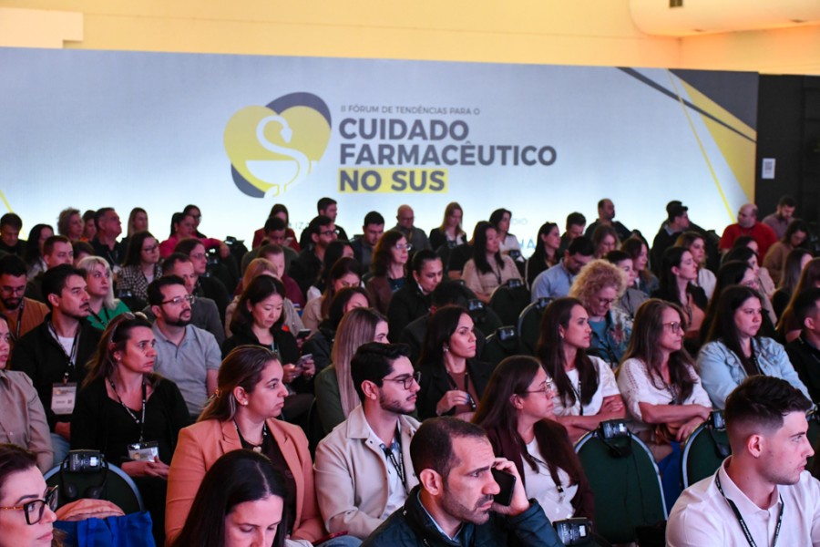 ii-forum-de-tendencias-do-cuidado-farmaceutico-no-sus-destaca-fortalecimento-da-profissao-no-parana